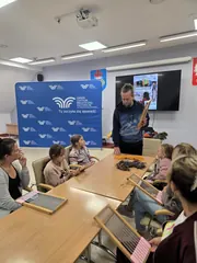 Międzypokoleniowe spotkanie przy krośnie