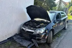 Pijany przejechał przez ogrodzenie i uderzył w budynek