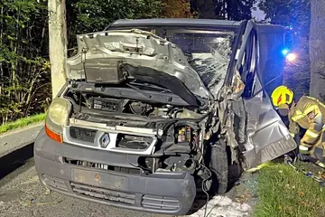 Pechowy poranek dla kierowcy Renault