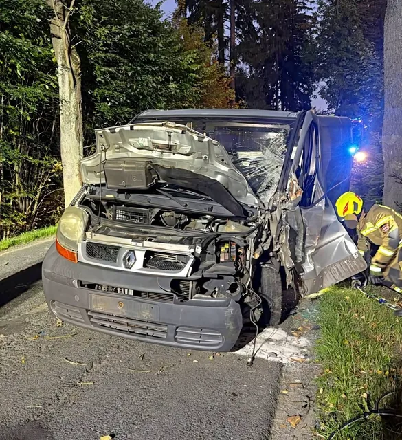 Pechowy poranek dla kierowcy Renault