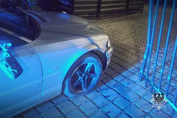 Poijany, bez uprawnień wdał się w ucieczkę i potrącił policjanta [ZDJĘCIA]
