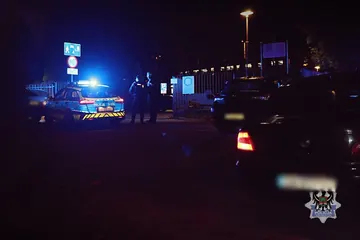 Poijany, bez uprawnień wdał się w ucieczkę i potrącił policjanta [ZDJĘCIA]