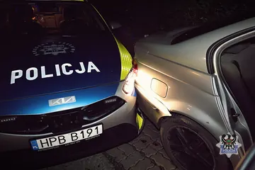 Poijany, bez uprawnień wdał się w ucieczkę i potrącił policjanta [ZDJĘCIA]