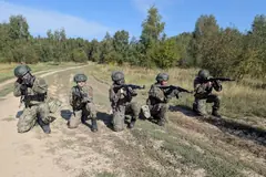 Młodzi Wałbrzyszanie z klas mundurowych wzięli udział w manewrach wojskowych