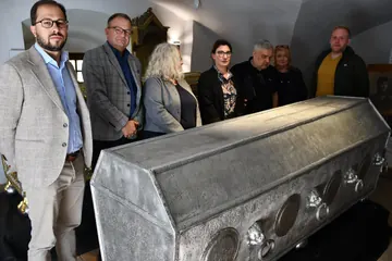Zakończono prace konserwatorskie zabytkowego sarkofagu Konrada II Hochberga [ZDJĘCIA]
