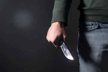 Mnożą się ataki nożowników. Od jutra patrole przed szkołami!