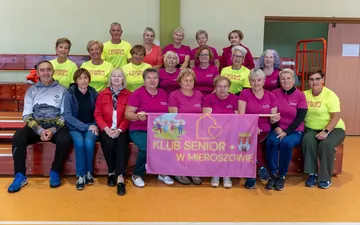 Bawią się seniorzy w Mieroszowie