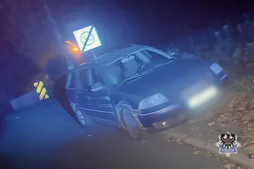 Pijana 33-latka uszkodziła barierki i uciekała pieszo [ZDJĘCIA]