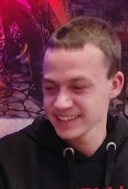 Zaginął 22-letni Aleksander. Rodzina i policja proszą o pomoc!