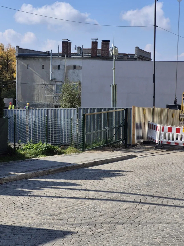 Trwa budowa remizy i schronu