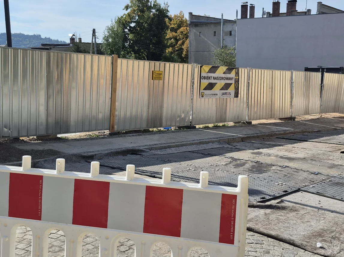 Trwa budowa remizy i schronu