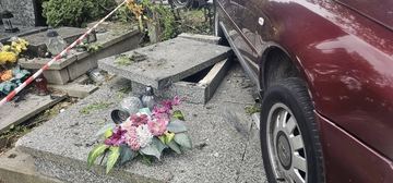 Samochodem uszkodził nagrobki