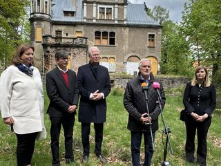 Willa pod opieką Zamku Książ
