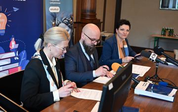 Osiem nowych porozumień