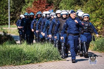 Przygotowani na starcie z kibolami