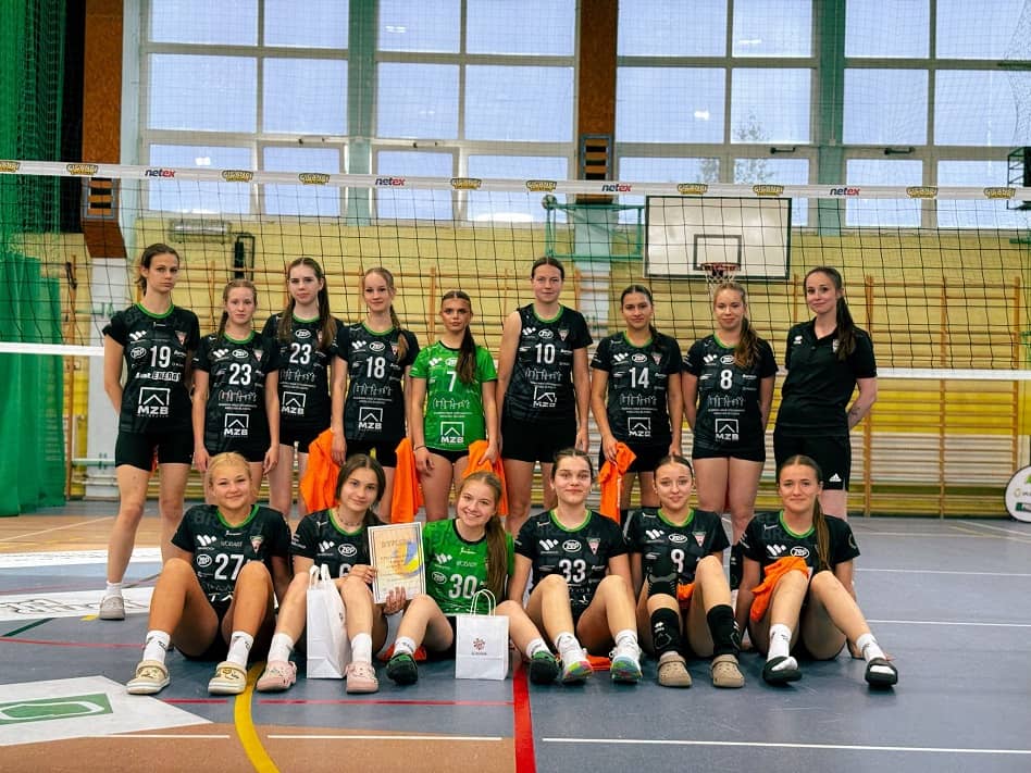 Juniorki młodsze grały w Głogowie