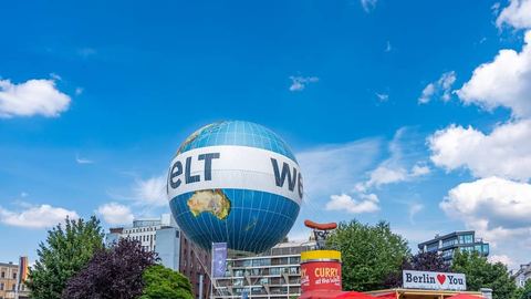 Balony reklamowe – jak przyciągnąć uwagę odbiorców bez krzykliwej reklamy?