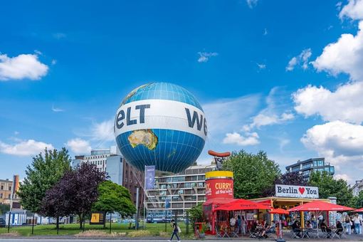 Balony reklamowe – jak przyciągnąć uwagę odbiorców bez krzykliwej reklamy?