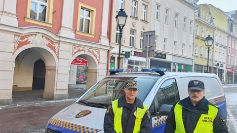 Leżał bezwładnie na jezdni