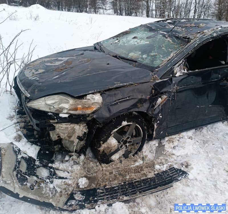 Po pijackiej imprezie ciągnął auto znajdujące się na dachu