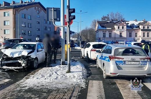 Tak się kończy wjazd na czerwonym świetle