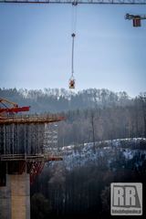 Trwa budowa kluczowego wiaduktu autostrady D11