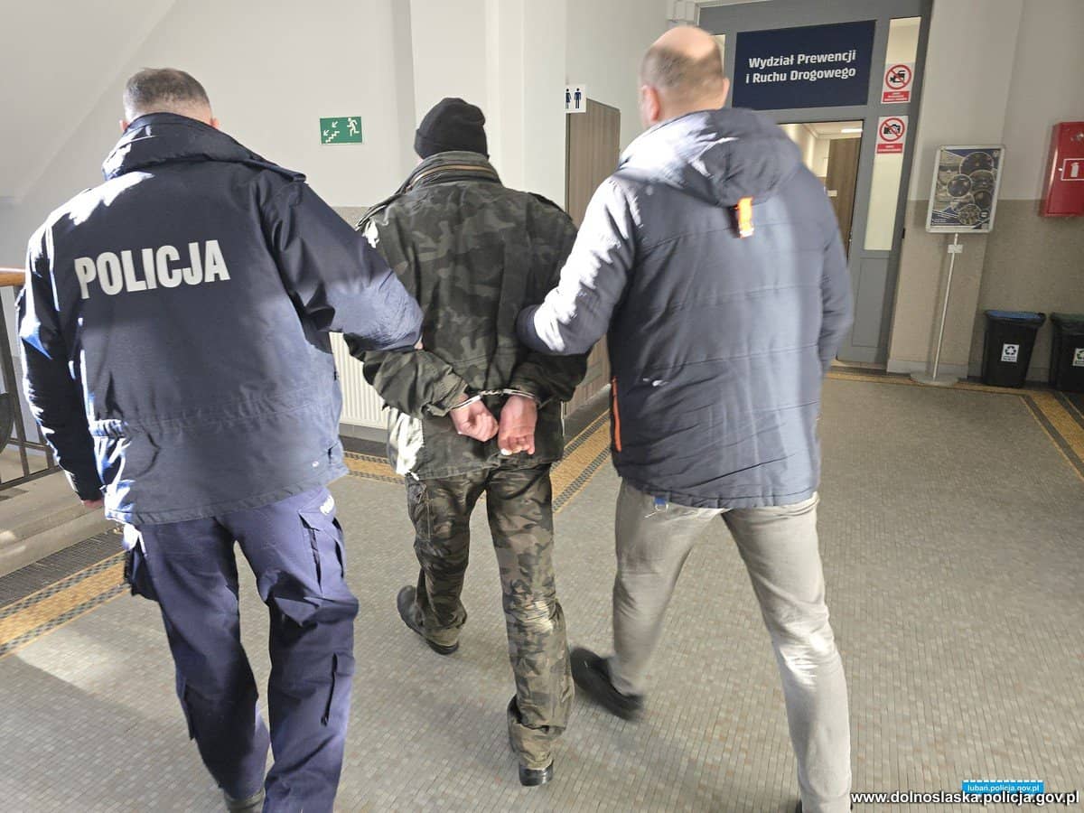 Chciał odrąbać bratu i matce głowę szufelką do węgla