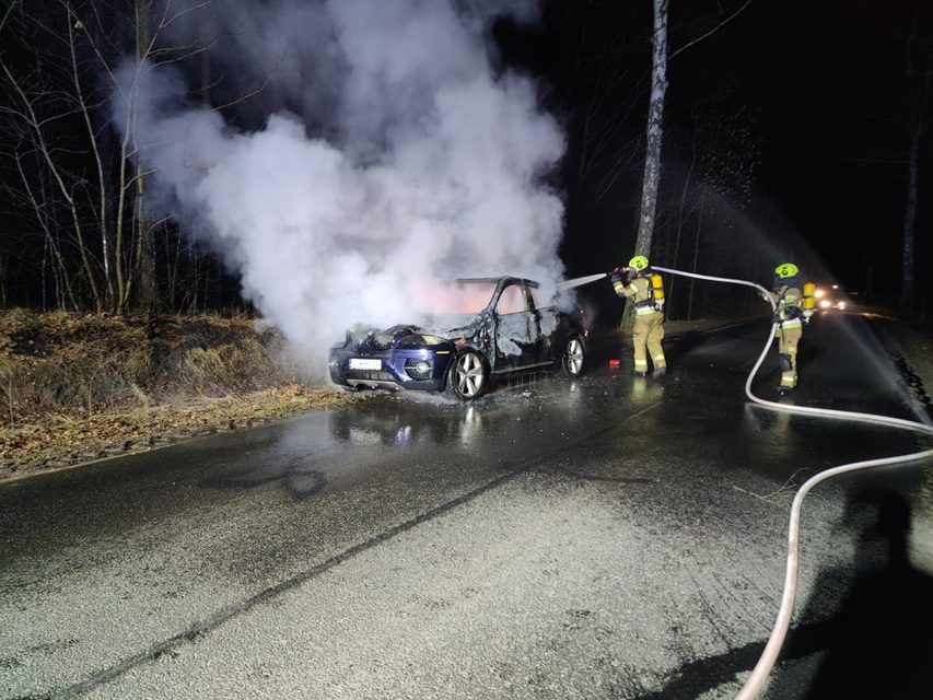 BMW w płomieniach