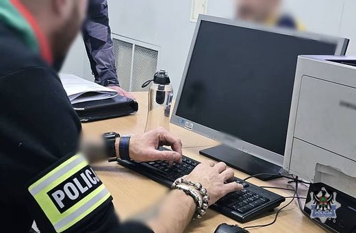 72–latek groził sąsiadom śmiercią