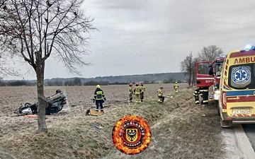 Pijany i naćpany zaliczył dachowanie
