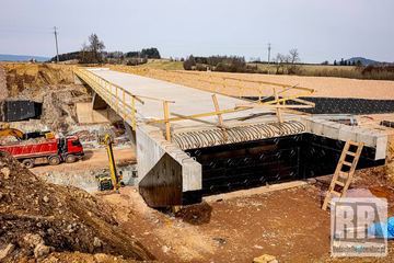 Budowa czeskiej D11, przedłużenie polskiej S3