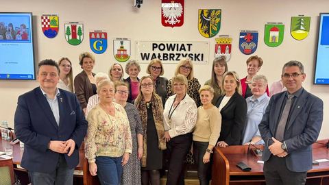 Powiatowi seniorzy po pierwszej sesji