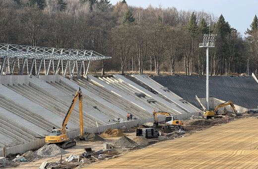 Co się dzieje na stadionie na Nowym Mieście?