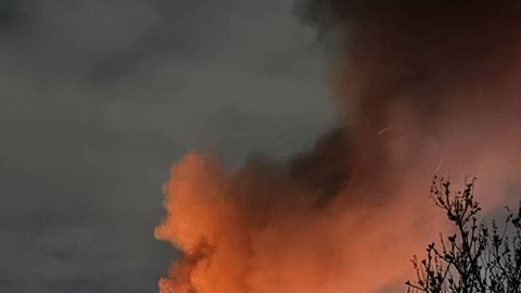Kłęby dymu nad działkami na Podzamczu