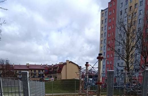 Ukradli furtkę z placu zabaw...