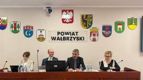 Niewiele treści w kolejnym komunikacie ze Starostwa...