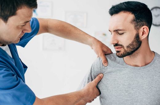 Endoproteza barku – wskazania, przebieg operacji i rehabilitacja po zabiegu